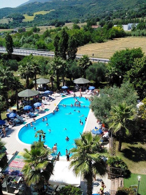 Hotel Miami Civitella Del Tronto Exterior photo