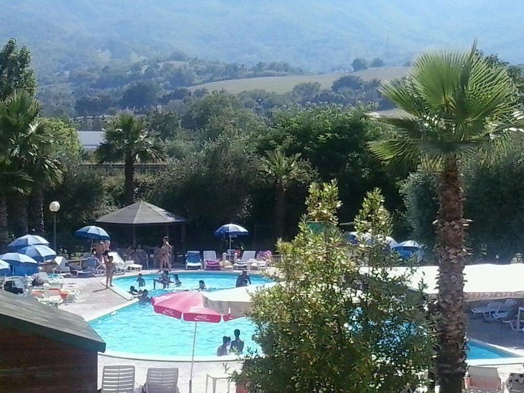 Hotel Miami Civitella Del Tronto Exterior photo
