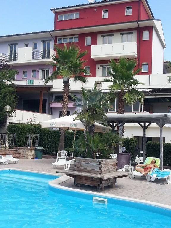 Hotel Miami Civitella Del Tronto Exterior photo