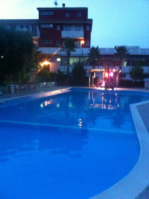 Hotel Miami Civitella Del Tronto Exterior photo
