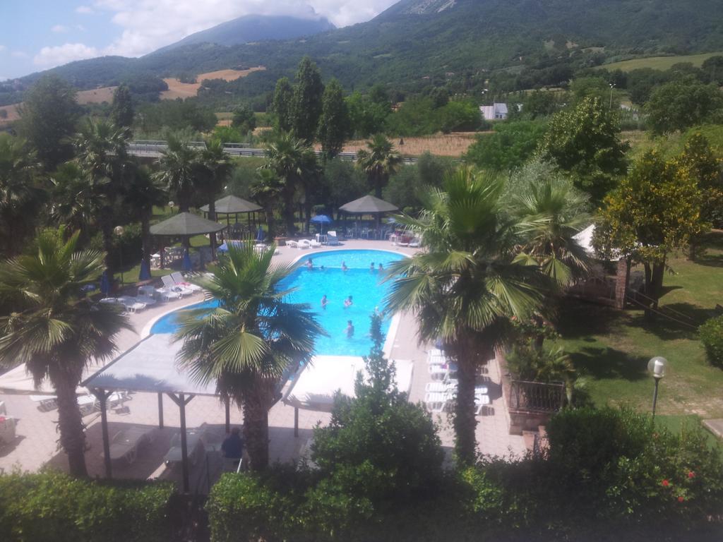 Hotel Miami Civitella Del Tronto Exterior photo